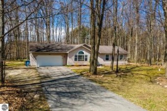 5341 Jacks Trail Traverse City, MI 49684