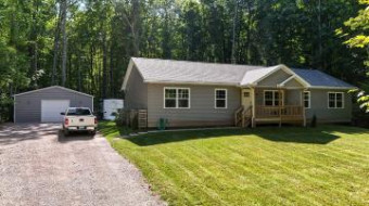 4535 Modoc Road Indian River, MI 49749