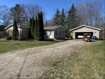 114 Flora Avenue Houghton Lake, MI 48629