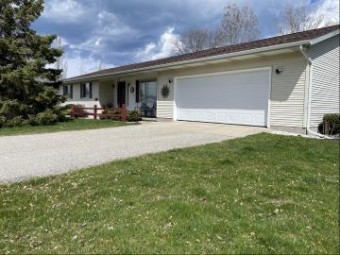 163 Riverside Drive Cheboygan, MI 49721