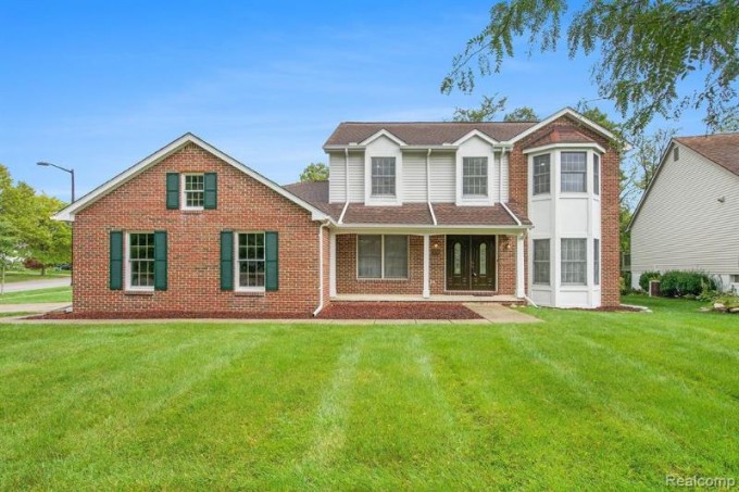 3090 Deer Creek Court Ann Arbor, MI 48105