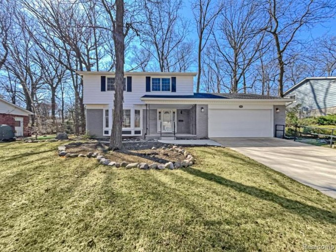 3684 Middleton Drive Ann Arbor, MI 48105