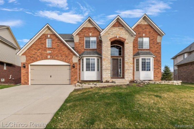 4589 Catalina Drive Lake Orion, MI 48359