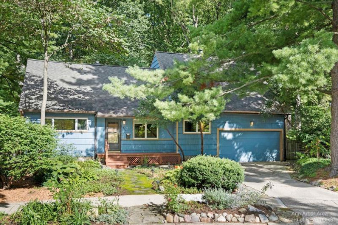 895 Wickfield Court Ann Arbor, MI 48105