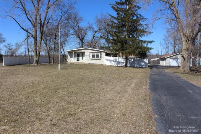 10228 Rexford Grass Lake, MI 49240