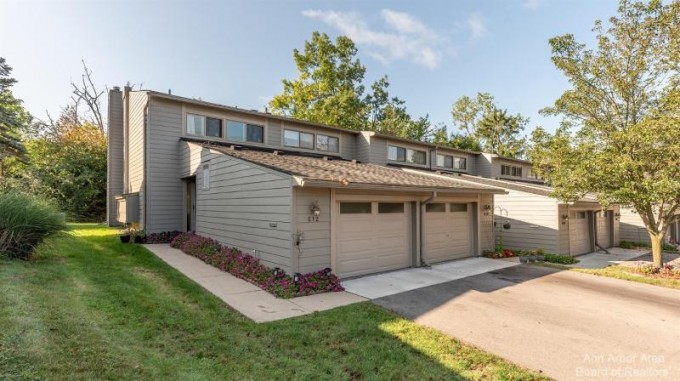 612 Watersedge Drive Ann Arbor, MI 48105