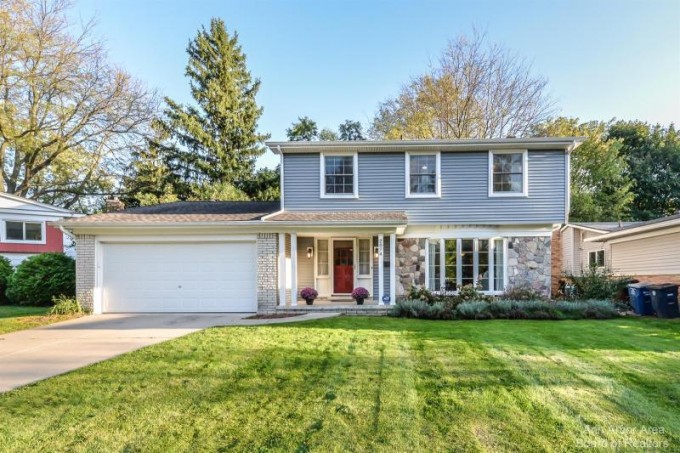 2074 Yorktown Drive Ann Arbor, MI 48105