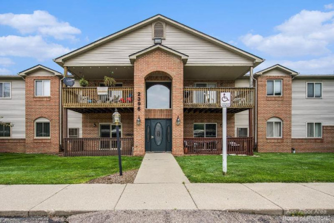 2396 Quarterback Court 1 Ypsilanti, MI 48197