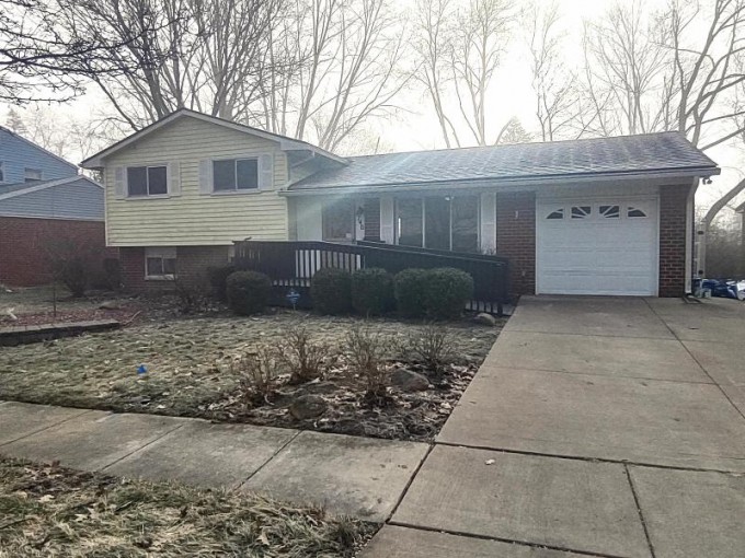 1740 Dover Court Ypsilanti, MI 48198