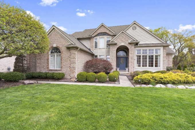 53650 Cherrywood Drive Shelby Township, MI 48315