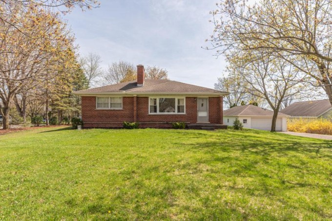 6221 Ann Arbor - Saline Road Saline, MI 48176