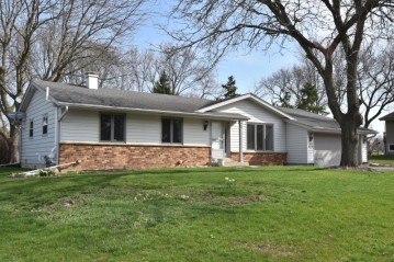 N70W23770 Prides Rd, Sussex, WI 53089-2751