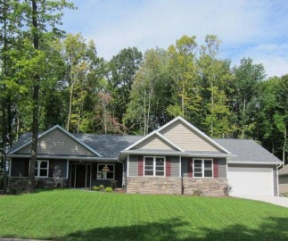 498 Oriole Ln, Howards Grove, WI 53083-1487
