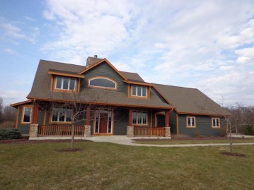 1845 East River Rd, Grafton, WI 53024-9427
