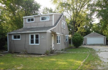 S76W18109 Janesville Rd, Muskego, WI 53150-9380