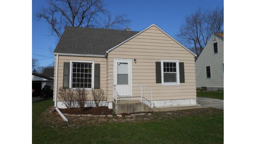 1115 Georges Ave Brookfield, WI 53045-6765 by Coldwell Banker HomeSale Realty - New Berlin $144,900