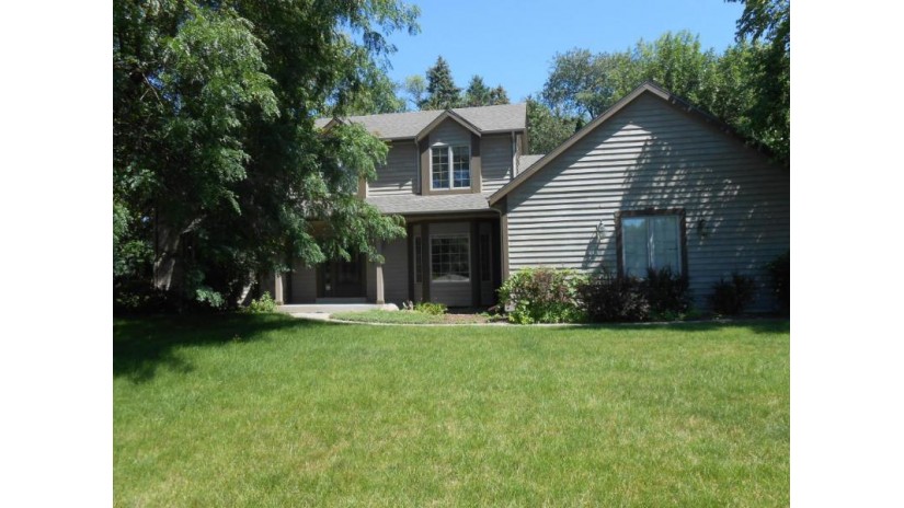 13370 W Maple Ridge Rd New Berlin, WI 53151-6997 by Coldwell Banker HomeSale Realty - New Berlin $409,900