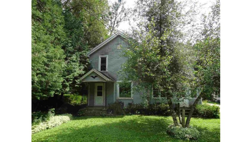 380 Water Iola, WI 54945 by RE/MAX Lyons Real Estate $30,000