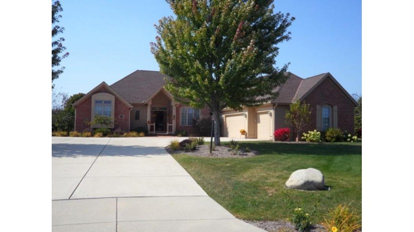 7569 S Joshua Ct Franklin, WI 53132-7904 by Homeowners Concept $559,900