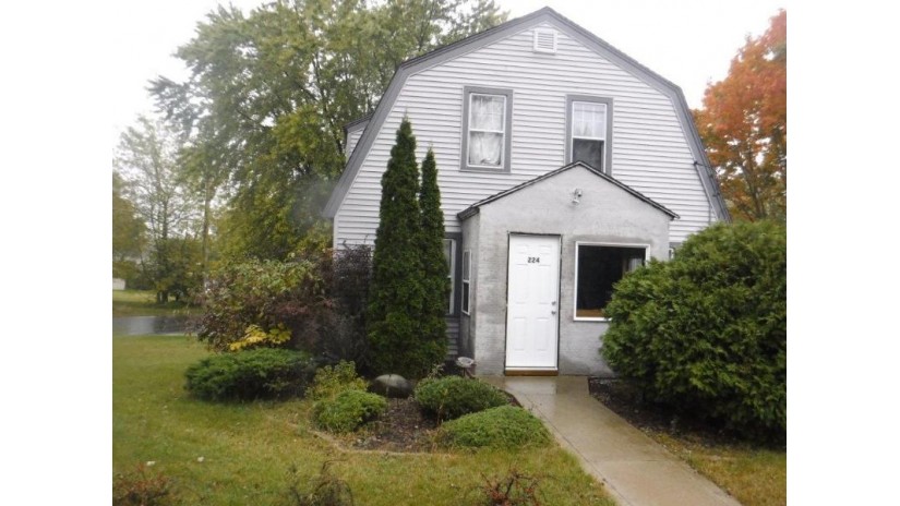 224 Summit Ave Watertown, WI 53094-5406 by Horizon Real Estate Service $133,500