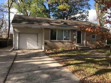 3433 S 50th Pl, Greenfield, WI 53219-4507