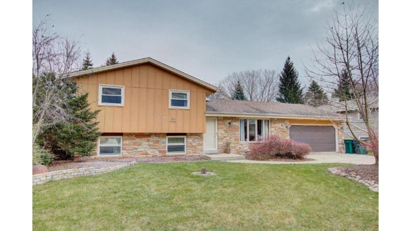 1017 Cherrywood Cir West Bend, WI 53090-2122 by Hanson & Co. Real Estate $202,500