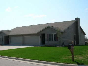 823 Ethan Allen Dr, Howards Grove, WI 53083-1281