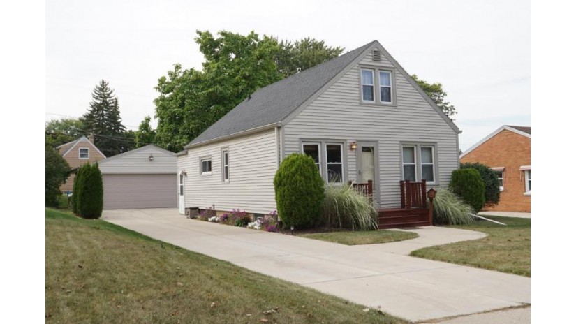 2941 S 67th St Milwaukee, WI 53219-3027 by Realty Executives - Elite $129,900