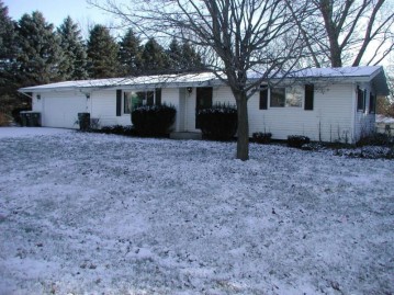 715 Roosevelt Rd, Twin Lakes, WI 53181-9619