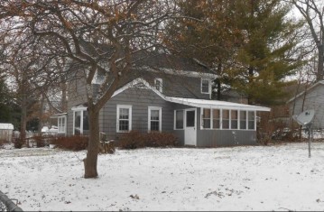 N9183 Pine Ave, East Troy, WI 53120-2275