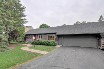 2013 2nd Pl, Somers, WI 53140-1026