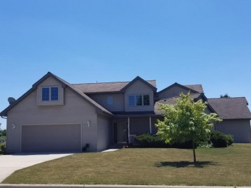 231 Maple Dr, Plymouth, WI 53073-4059