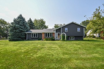 8305 Old Spring St, Mount Pleasant, WI 53406-3147