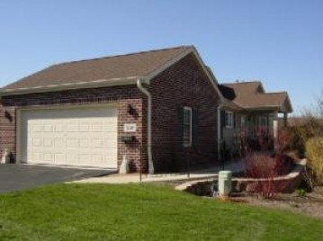 5210 S Hidden Dr, Greenfield, WI 53221-3149
