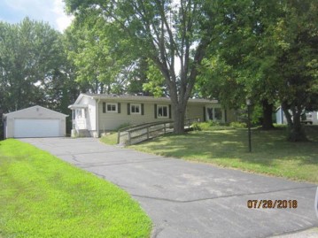 7033 Clover Ct, Lyons, WI 53105-9079