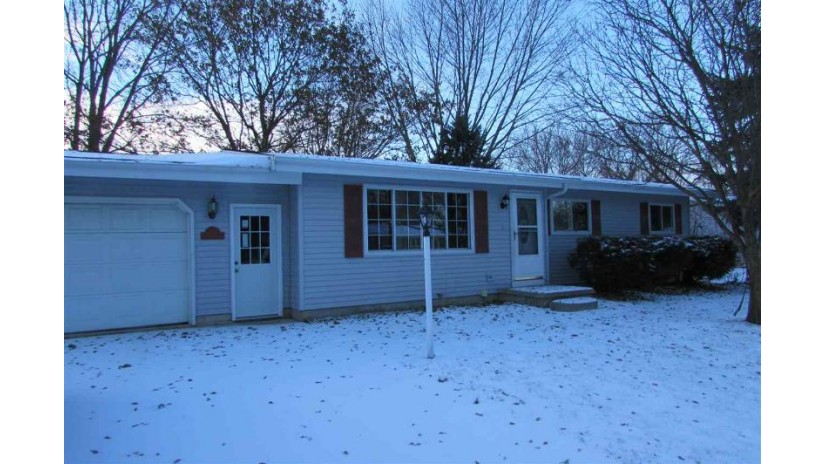 511 Kennedy Omro, WI 54963-1343 by RE/MAX 24/7 Real Estate, LLC $99,900