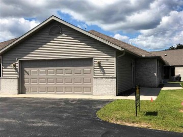 546 Clemens Ct, Portage, WI 53901