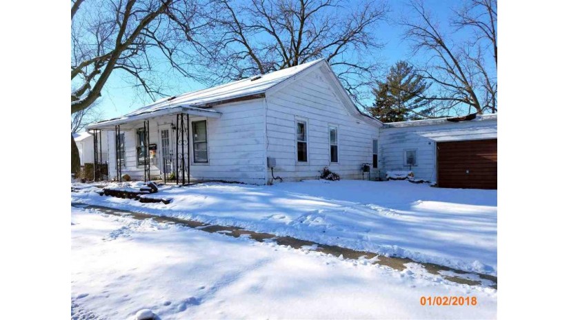 623 16th Ave Monroe, WI 53566 by Restaino & Associates Era Powered $19,900