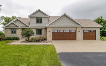 3521 Bell Ct, Dodgeville, WI 53533