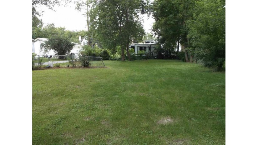 801 Bark Lake Dr Richfield, WI 53033-9511 by Clear Choice Real Estate Services, Llc $15,000