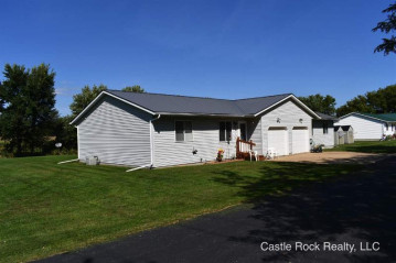 792-794 Taylor Rd, New Lisbon, WI 53950