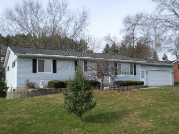 201 Royall Ave, Elroy, WI 53929
