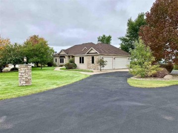 1211 High Ridge Road, Stevens Point, WI 54482