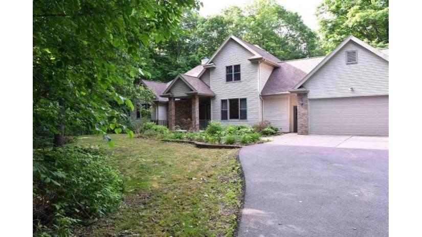 225302 Maplewood Drive Weston, WI 54476 by Amaximmo Llc $399,999