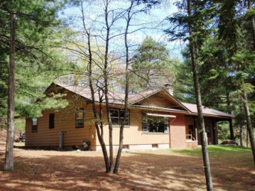 927 Silver Lake Rd E, Eagle River, WI 54521