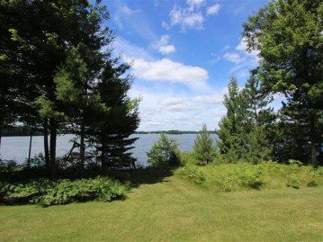 12081 Streator Rd, Presque Isle, WI 54557