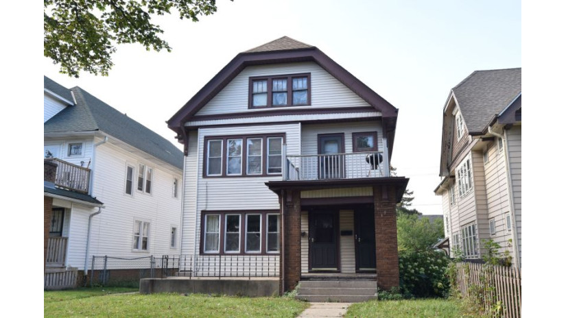 2755 N 45th St 2757 Milwaukee, WI 53210 by Shorewest Realtors $51,000