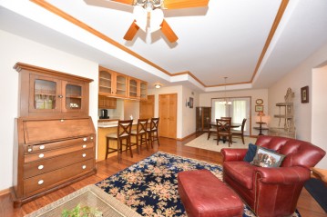 331 Simon Dr, Hartford, WI 53027-8409