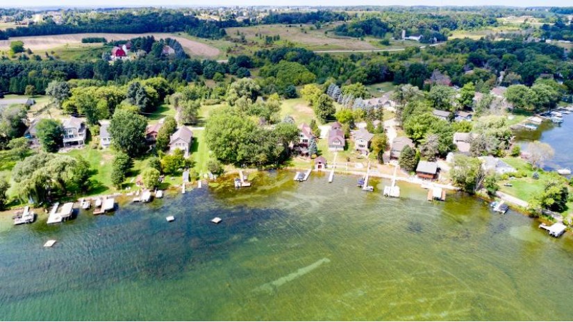 5474 W Lake Dr West Bend, WI 53095 by Leitner Properties $642,000