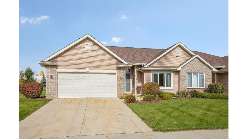 370 N Redding Cir Belgium, WI 53004 by Pleasant View Realty, LLC $199,900